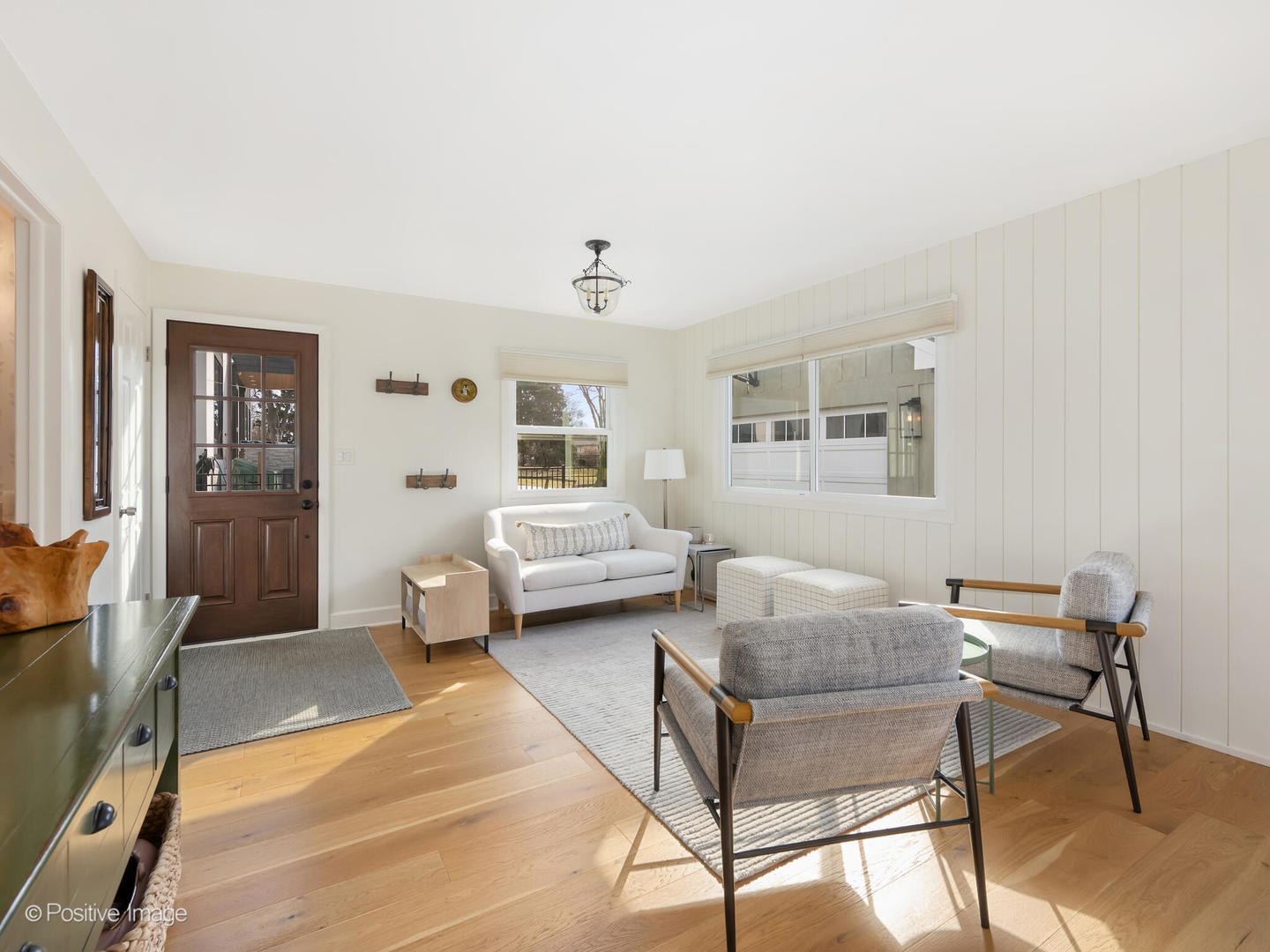 212 Woodstock Avenue, Clarendon Hills, IL 60514