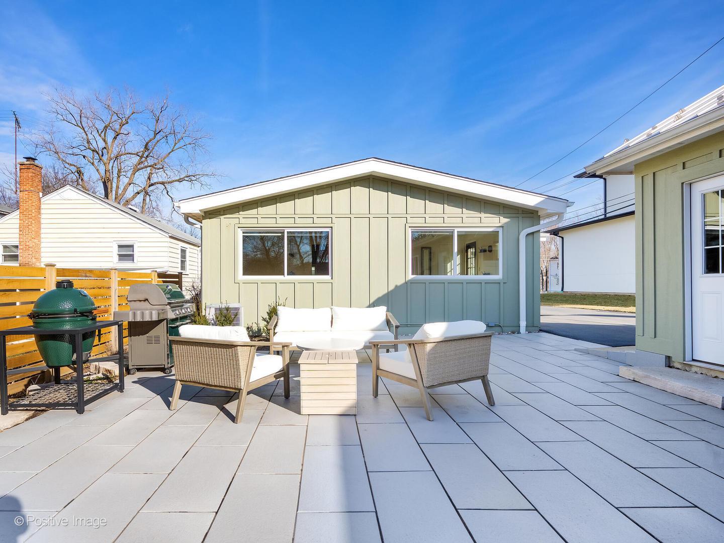 212 Woodstock Avenue, Clarendon Hills, IL 60514