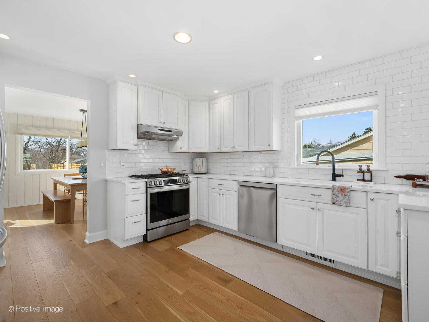 212 Woodstock Avenue, Clarendon Hills, IL 60514