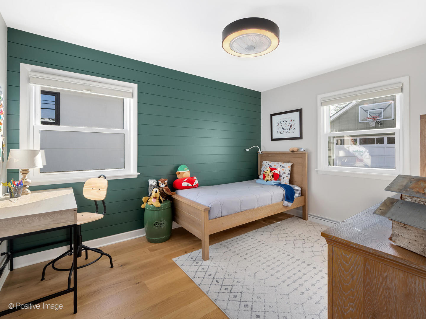 212 Woodstock Avenue, Clarendon Hills, IL 60514