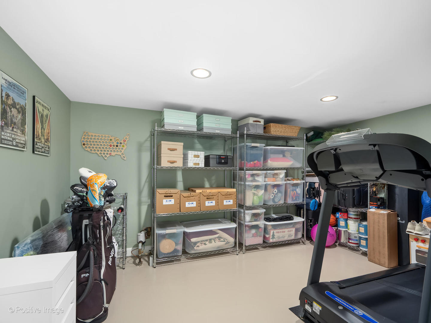 212 Woodstock Avenue, Clarendon Hills, IL 60514