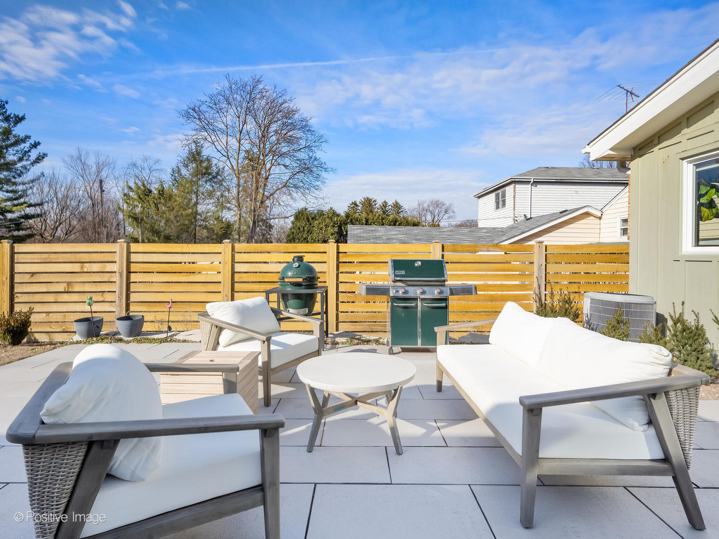 212 Woodstock Avenue, Clarendon Hills, IL 60514