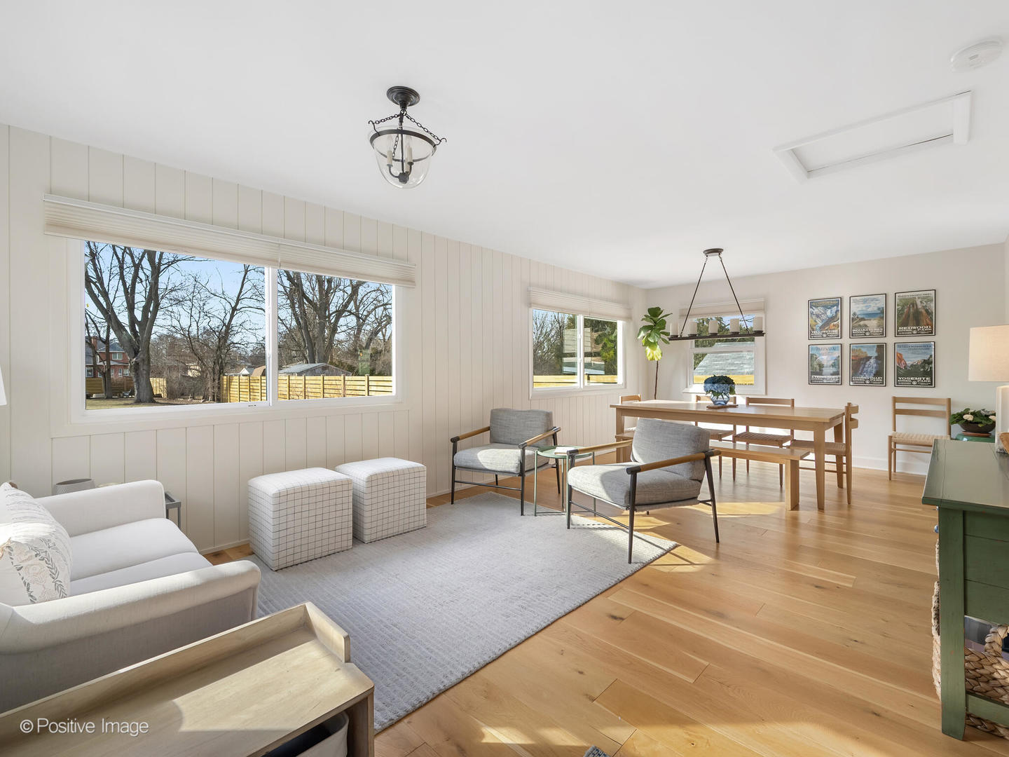 212 Woodstock Avenue, Clarendon Hills, IL 60514