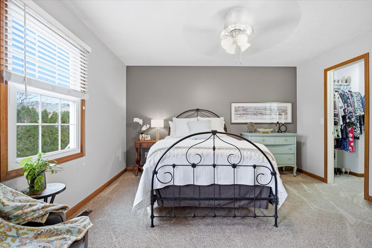 2731 Arrowhead Drive, Bloomington, IL 61704