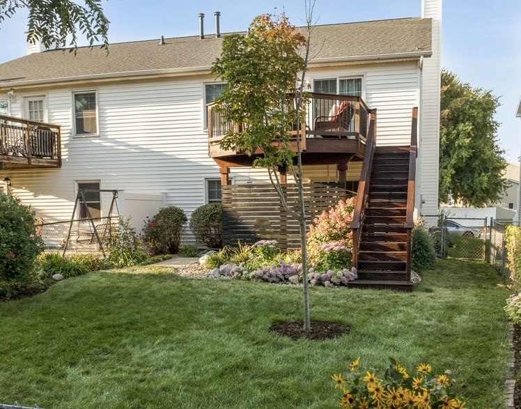 2731 Arrowhead Drive, Bloomington, IL 61704