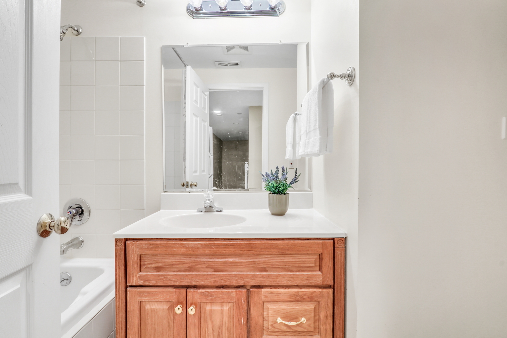 7817 Cascade Way, Gurnee, IL 60031