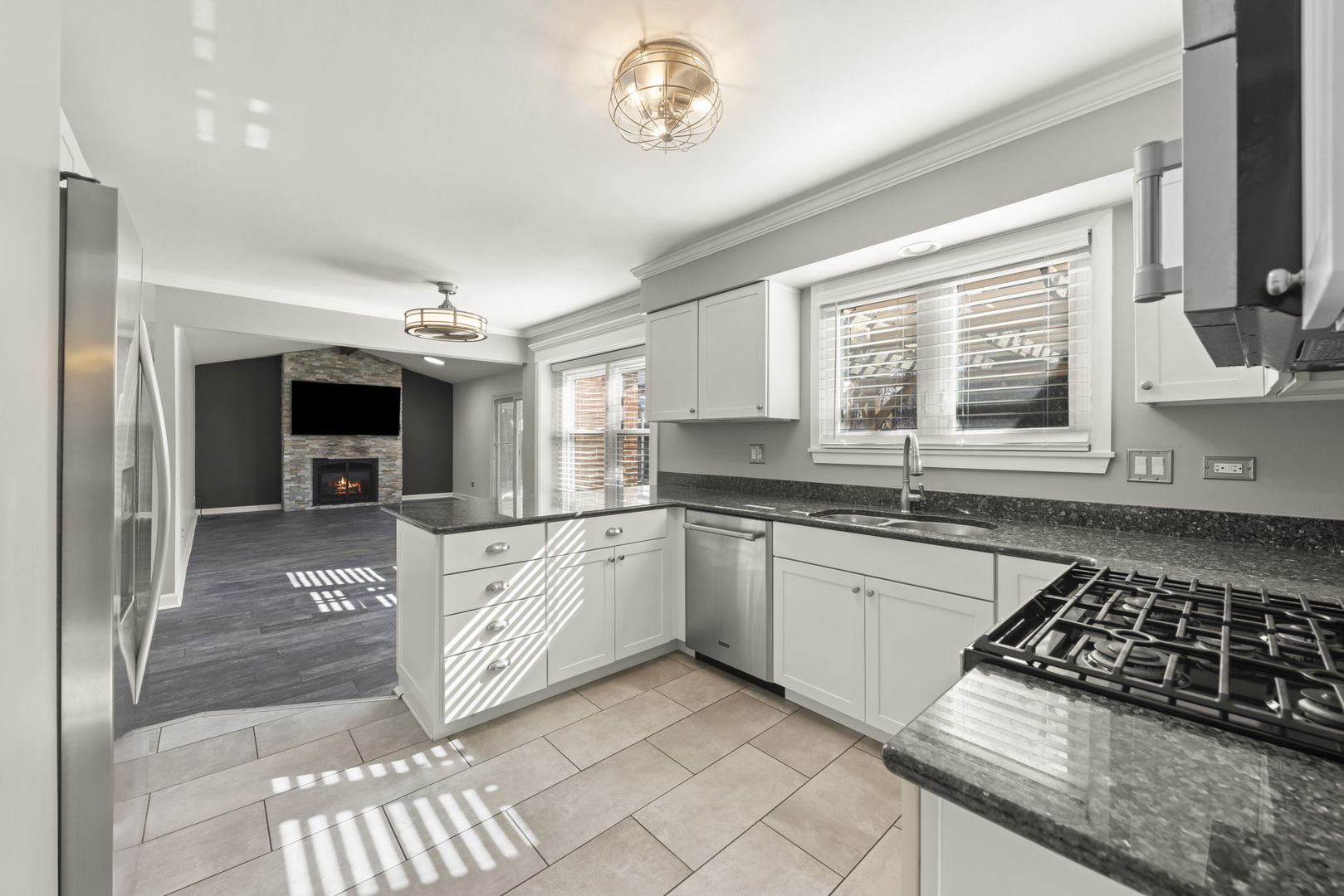 3253 Stewert Drive, Darien, IL 60561