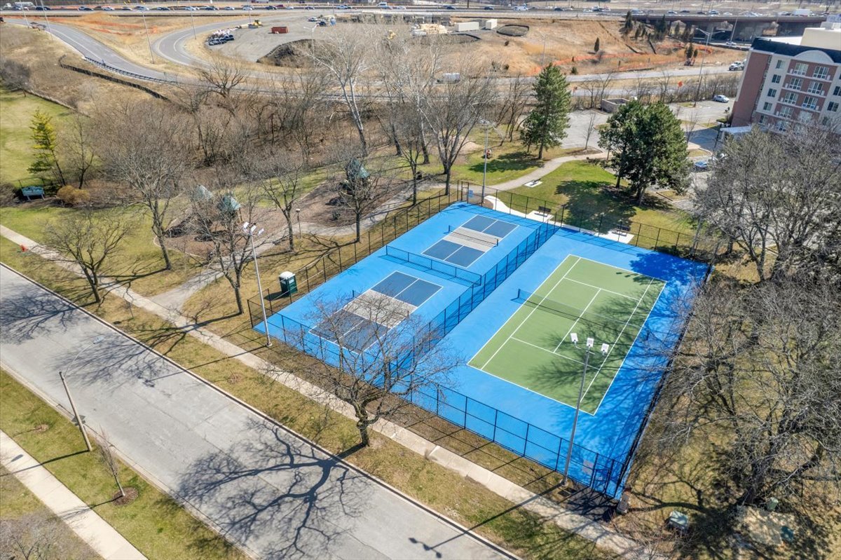 950 E Wilmette Road #325, Palatine, IL 60074