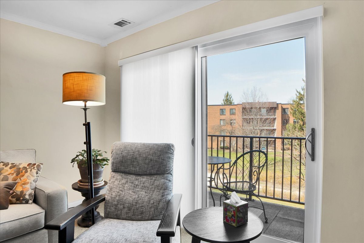 950 E Wilmette Road #325, Palatine, IL 60074