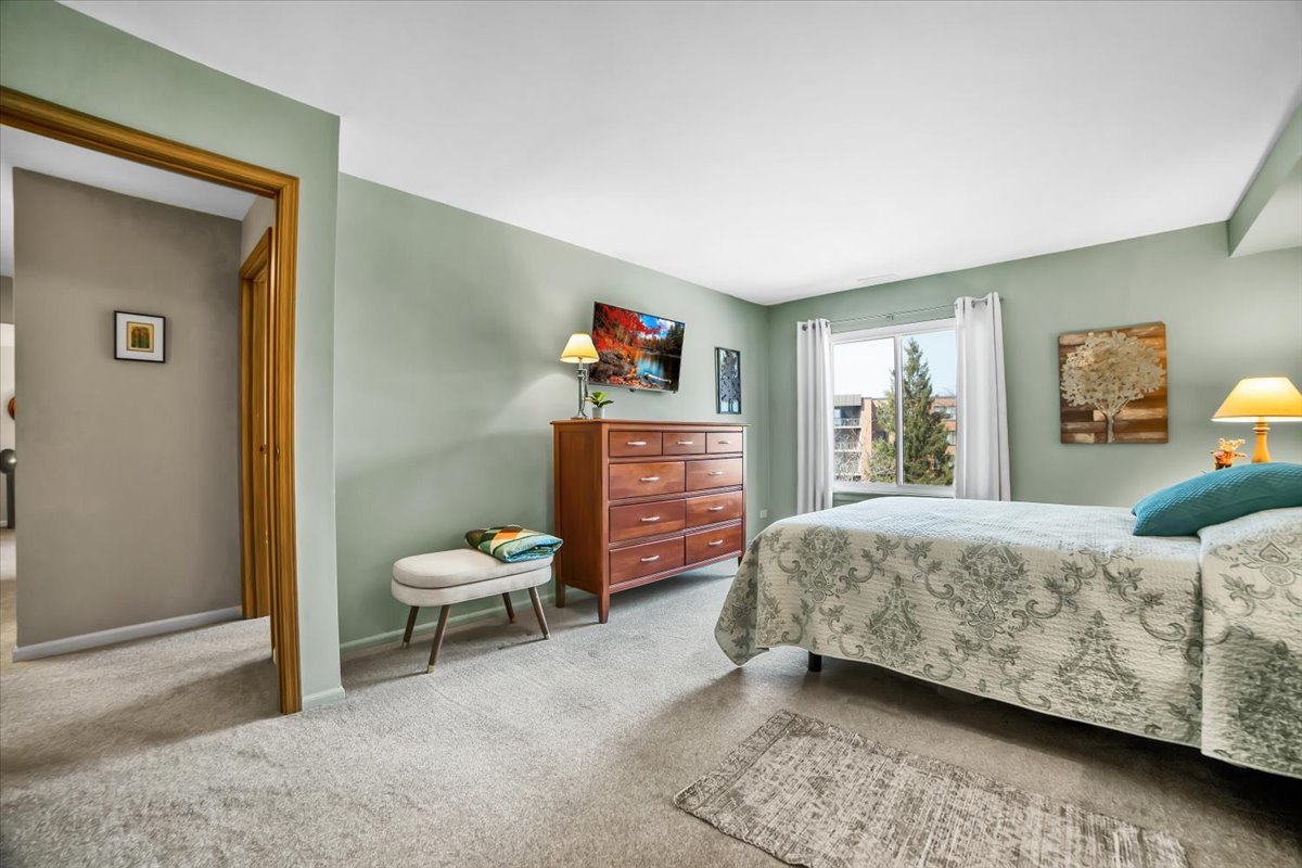 950 E Wilmette Road #325, Palatine, IL 60074