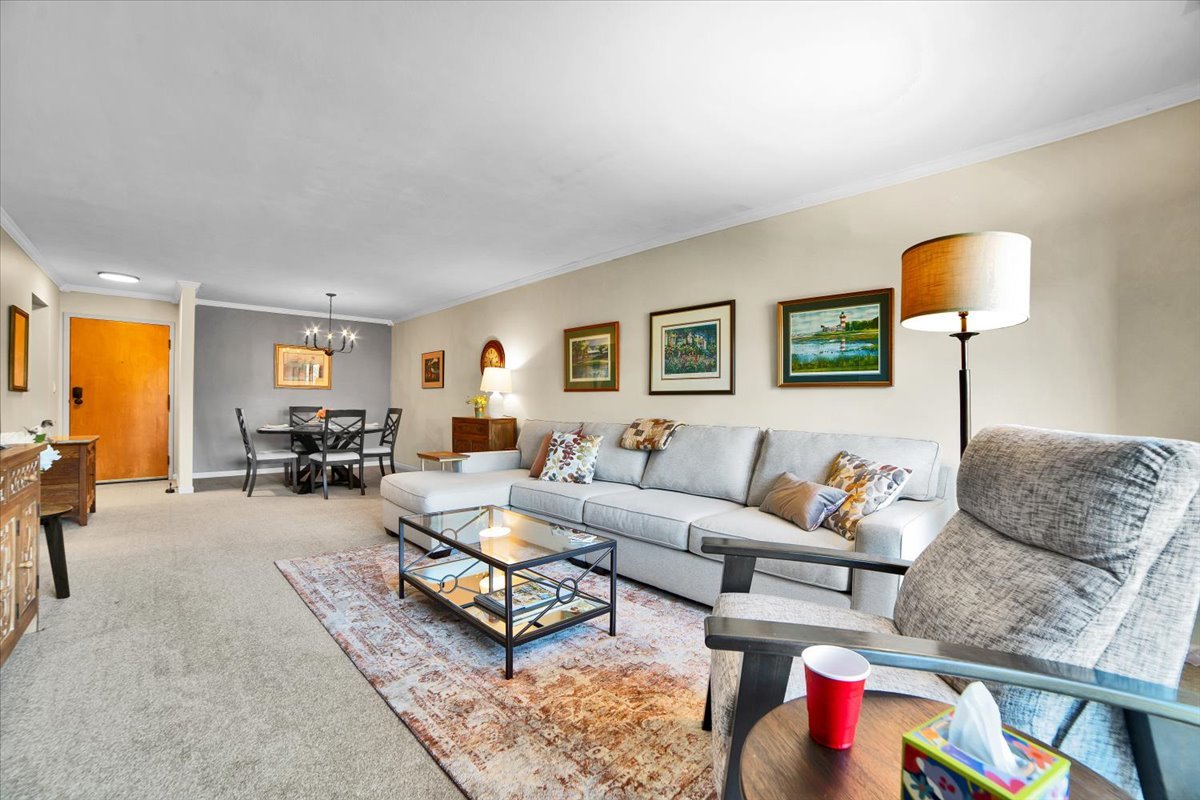 950 E Wilmette Road #325, Palatine, IL 60074