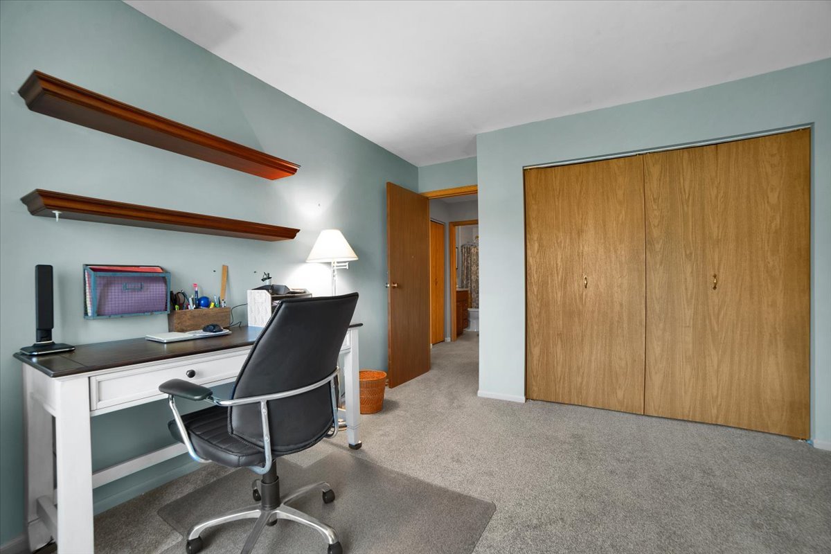 950 E Wilmette Road #325, Palatine, IL 60074