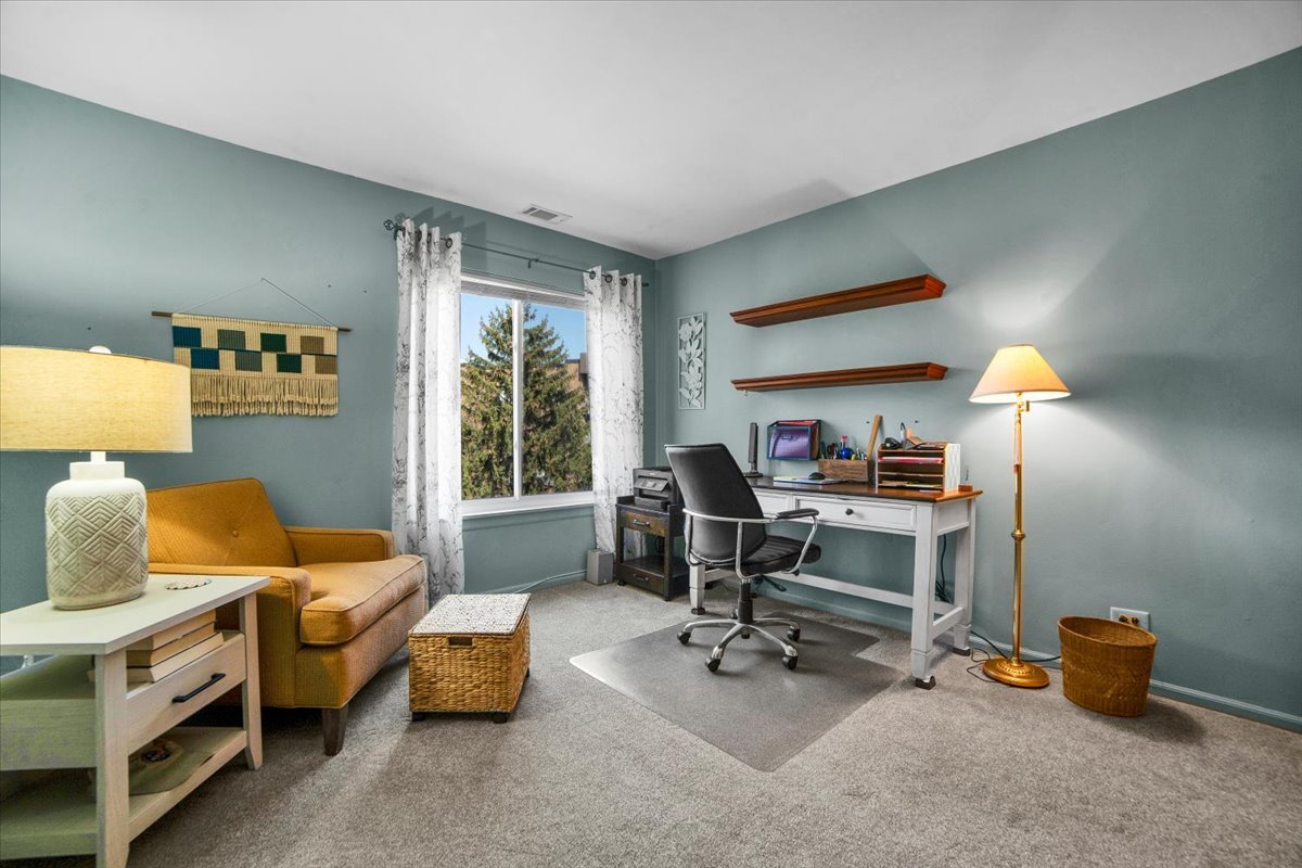 950 E Wilmette Road #325, Palatine, IL 60074