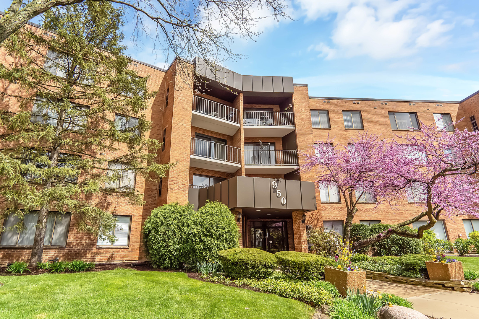 950 E Wilmette Road #325, Palatine, IL 60074