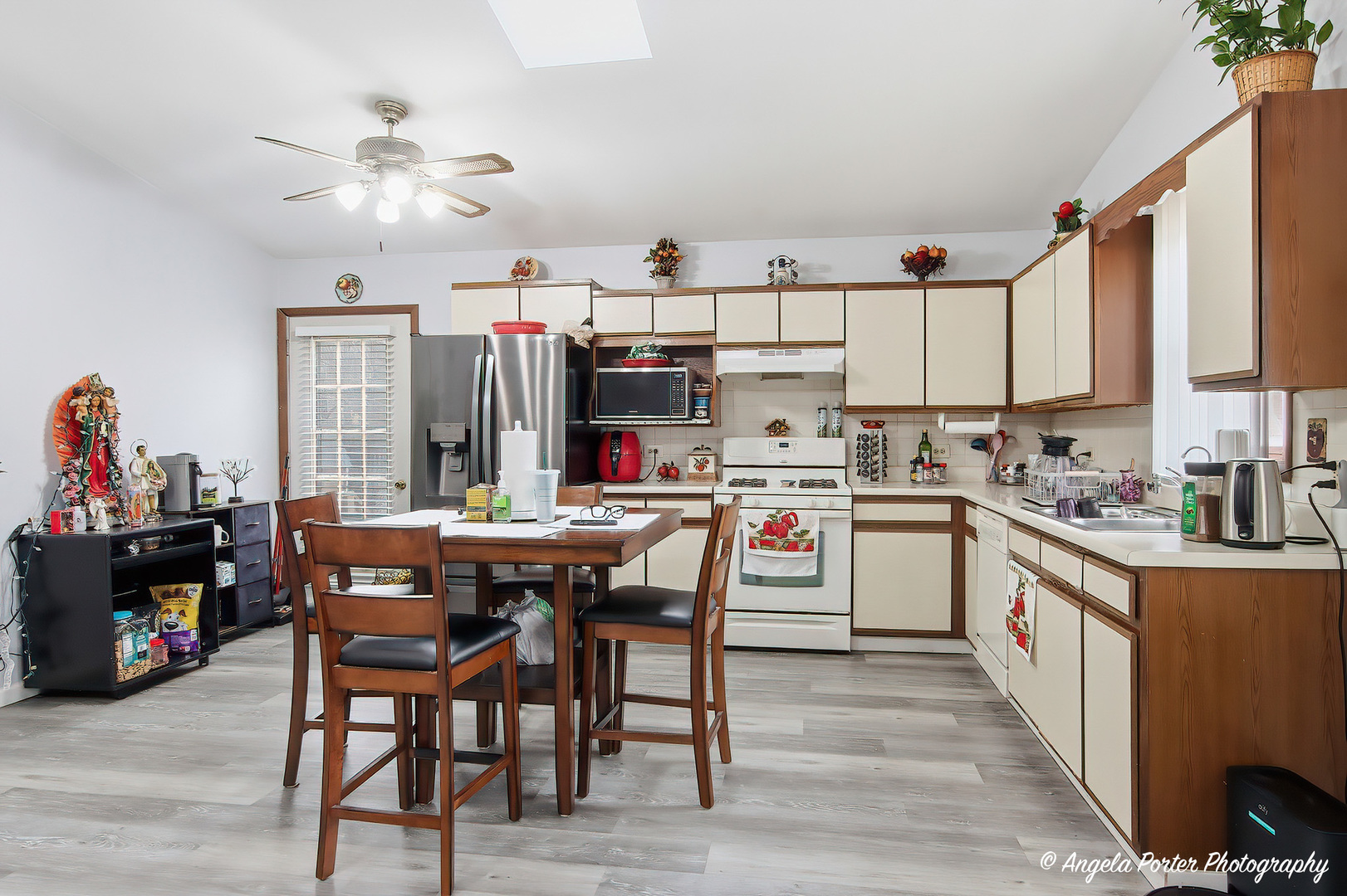 1201 Meadowbrook Drive, Round Lake Beach, IL 60073