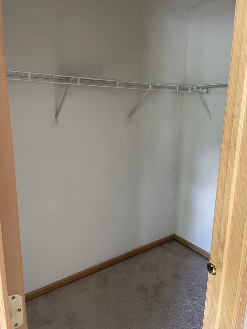 160 Concord Drive #160, Oswego, IL 60543