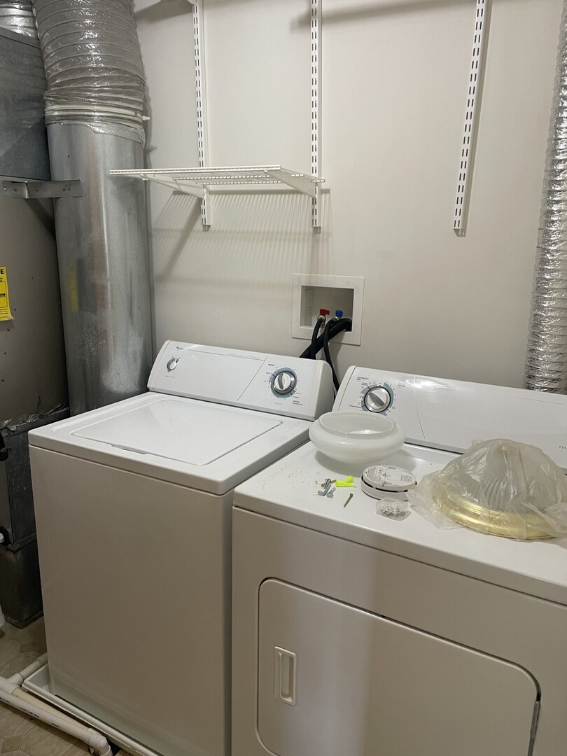 160 Concord Drive #160, Oswego, IL 60543