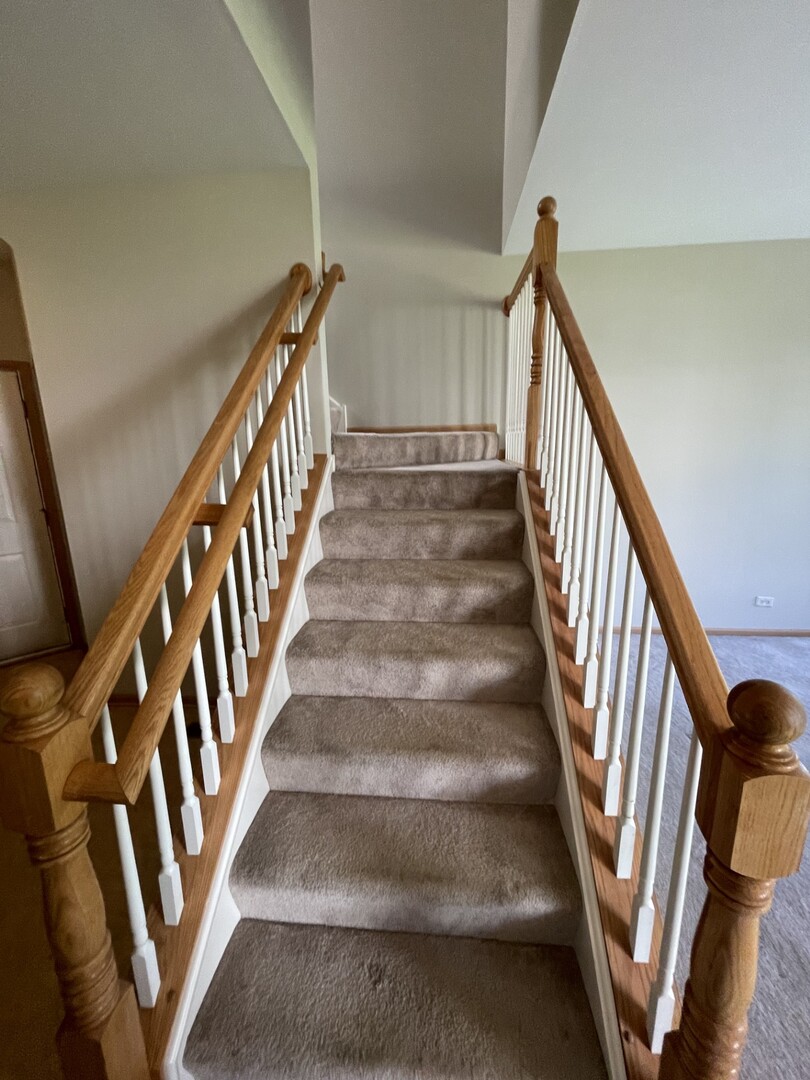 160 Concord Drive #160, Oswego, IL 60543