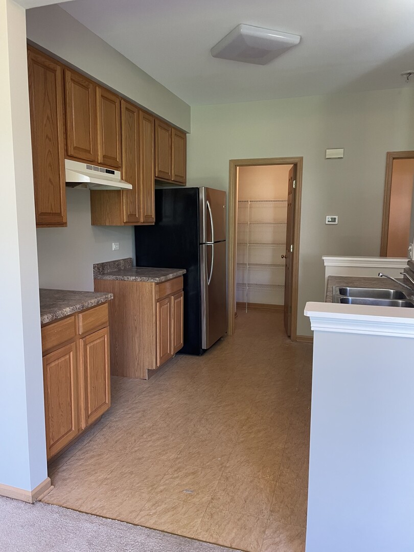 160 Concord Drive #160, Oswego, IL 60543