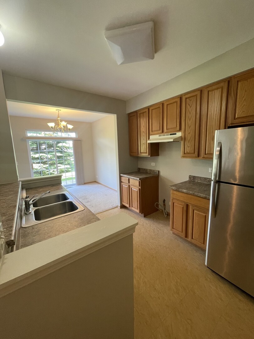 160 Concord Drive #160, Oswego, IL 60543