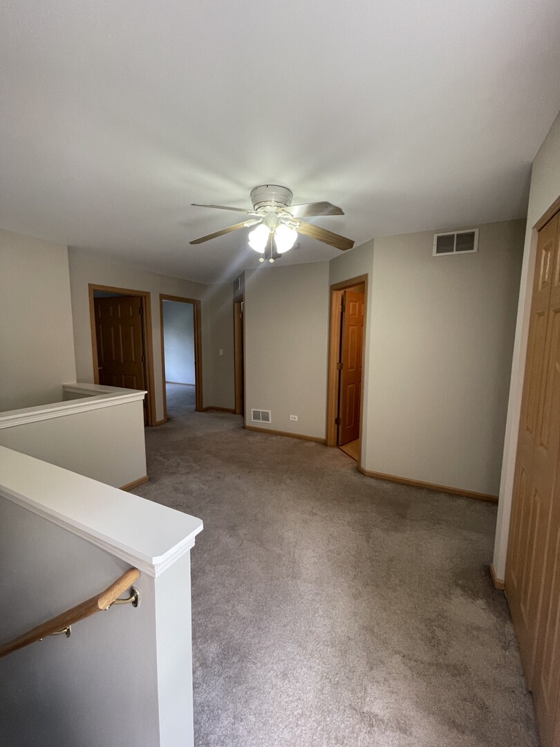 160 Concord Drive #160, Oswego, IL 60543