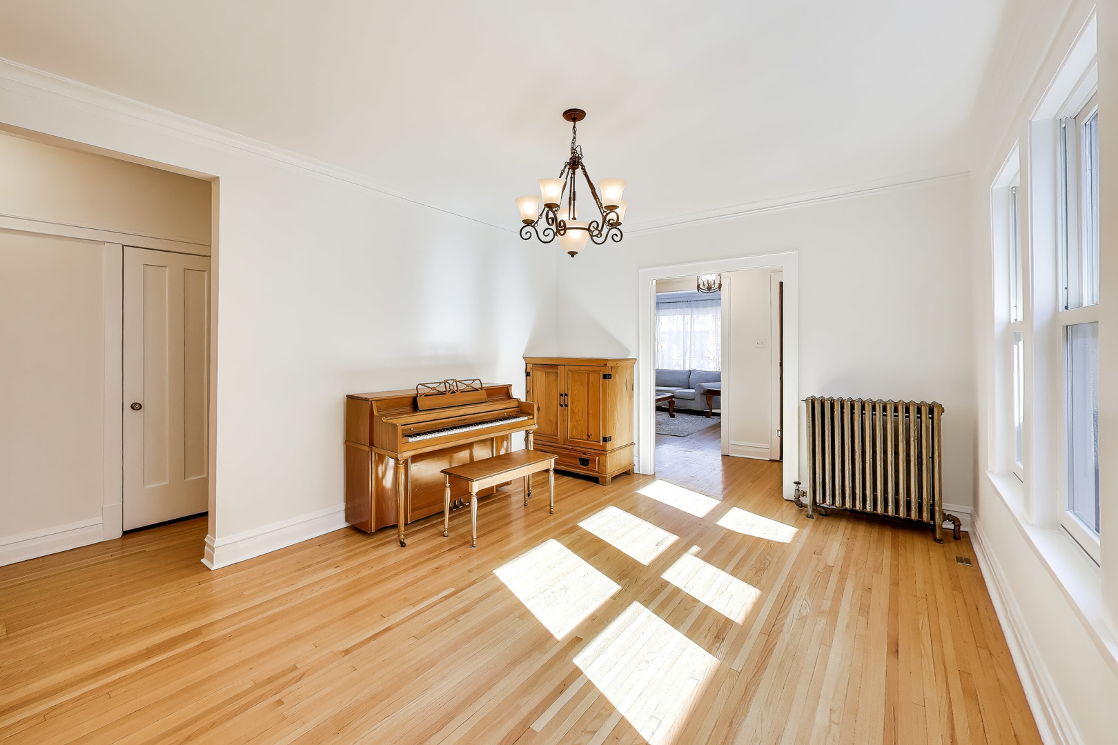 6224 N Rockwell Street, Chicago, IL 60659