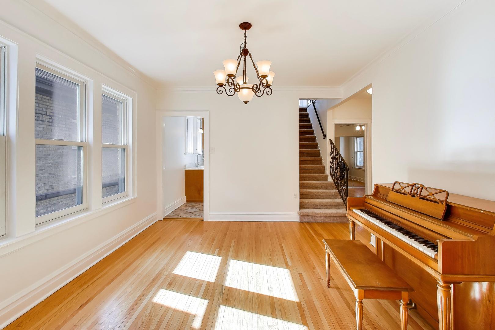 6224 N Rockwell Street, Chicago, IL 60659