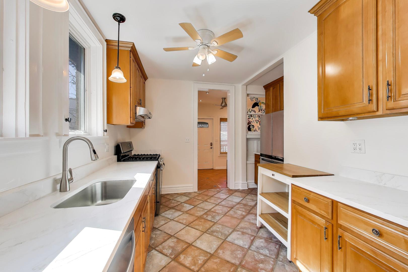 6224 N Rockwell Street, Chicago, IL 60659