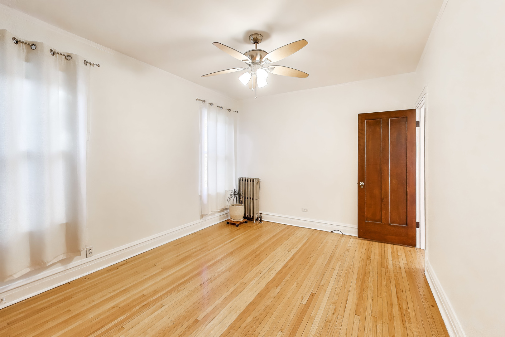 6224 N Rockwell Street, Chicago, IL 60659