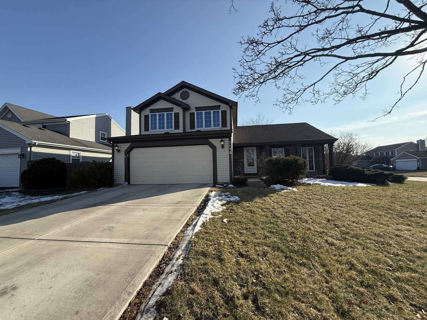 1172 Hill Crest Drive, Carol Stream, IL 60188