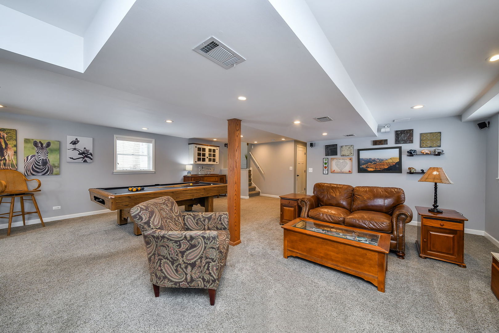 1926 Cheshire Lane, Wheaton, IL 60189