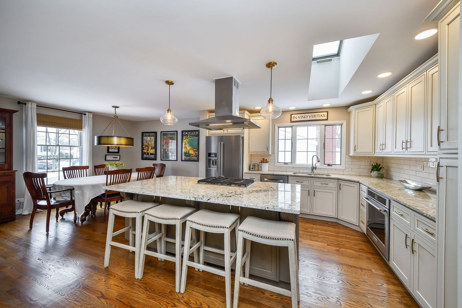 1926 Cheshire Lane, Wheaton, IL 60189