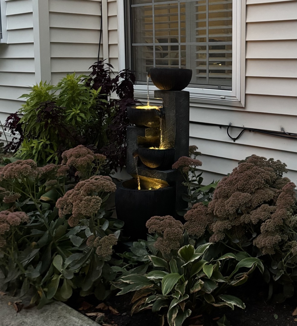 8 Lily Court, Bolingbrook, IL 60440