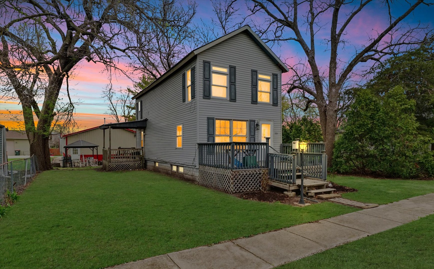 225 E Pine Street, Paxton, IL 60957