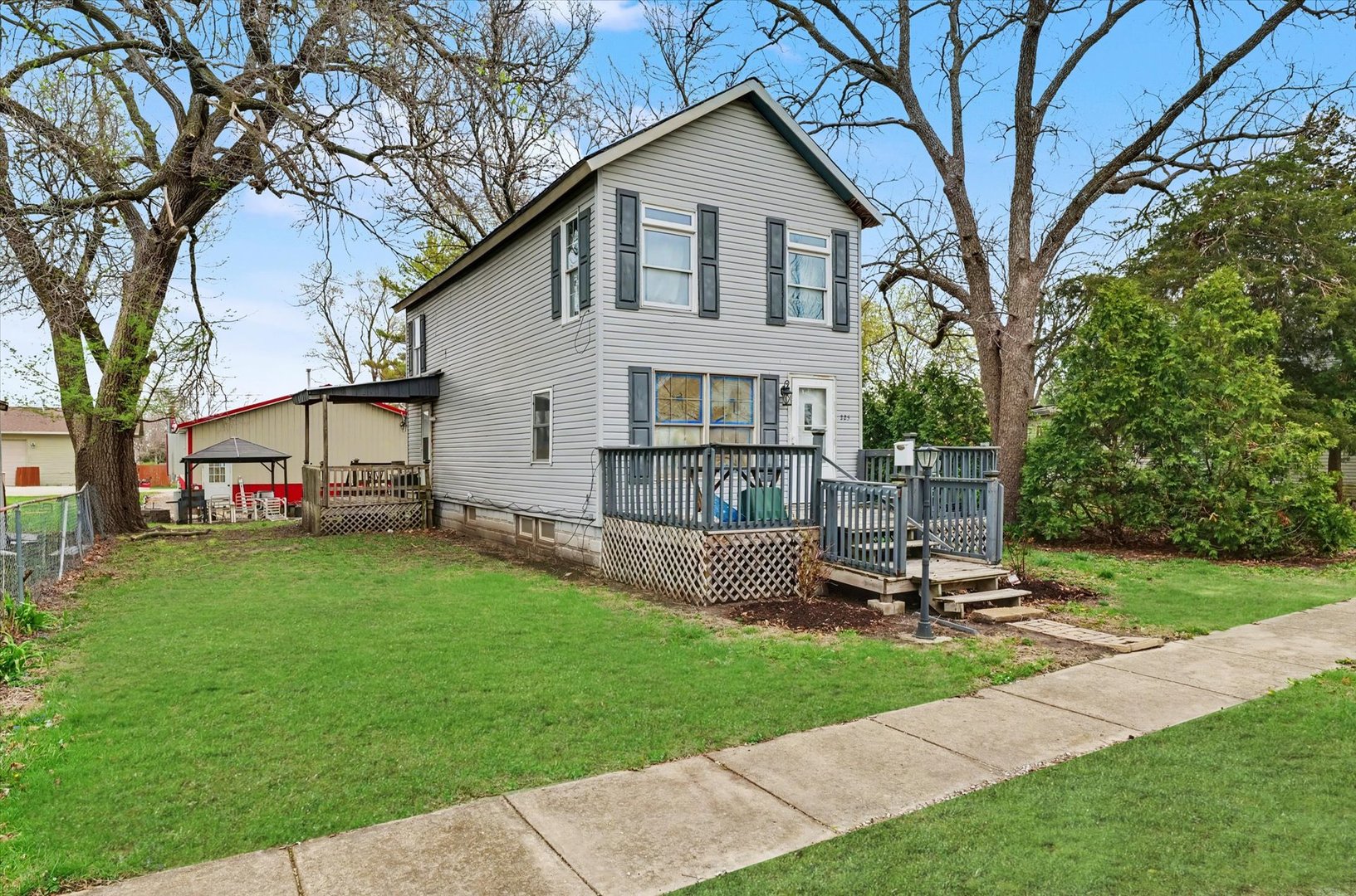 225 E Pine Street, Paxton, IL 60957