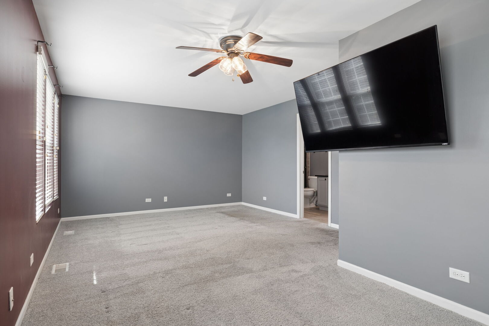 460 Valentine Way, Oswego, IL 60543