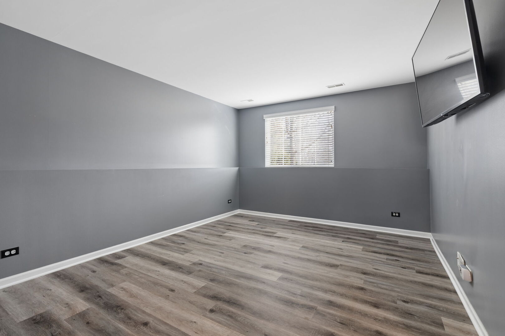 460 Valentine Way, Oswego, IL 60543