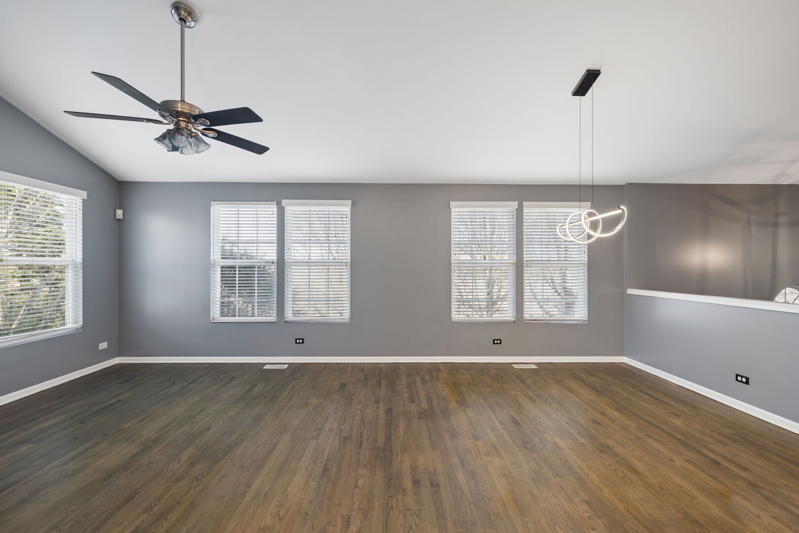 460 Valentine Way, Oswego, IL 60543