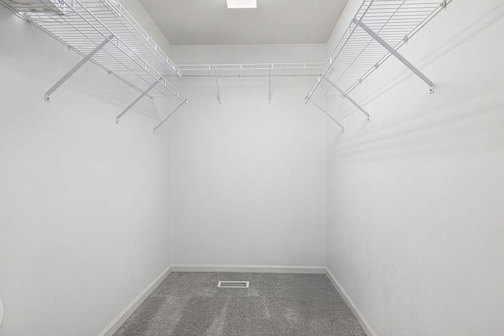 460 Valentine Way, Oswego, IL 60543