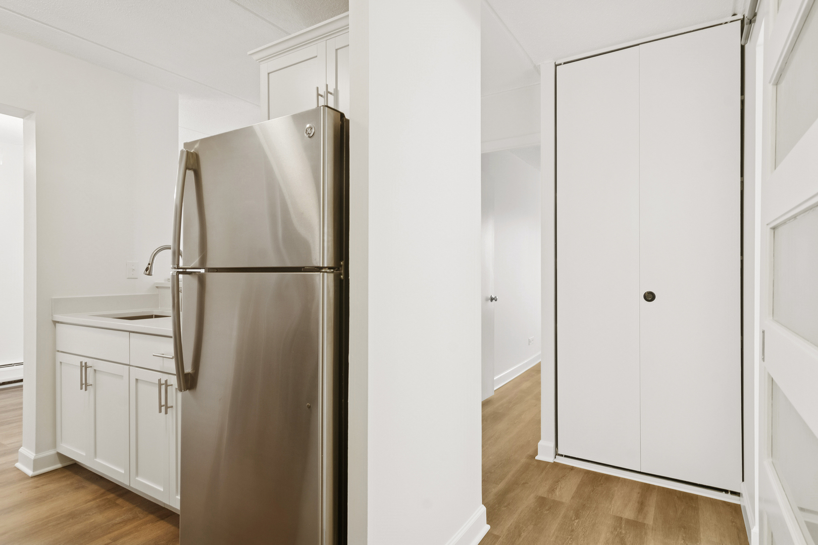 300 W Fullerton Avenue #320, Addison, IL 60101