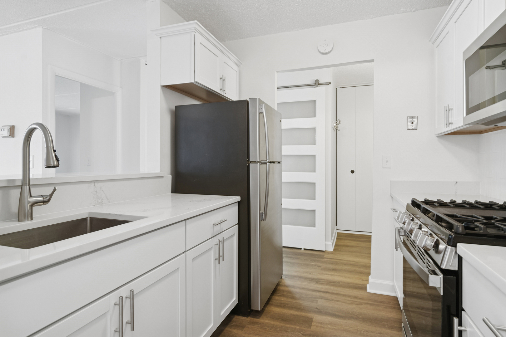 300 W Fullerton Avenue #320, Addison, IL 60101