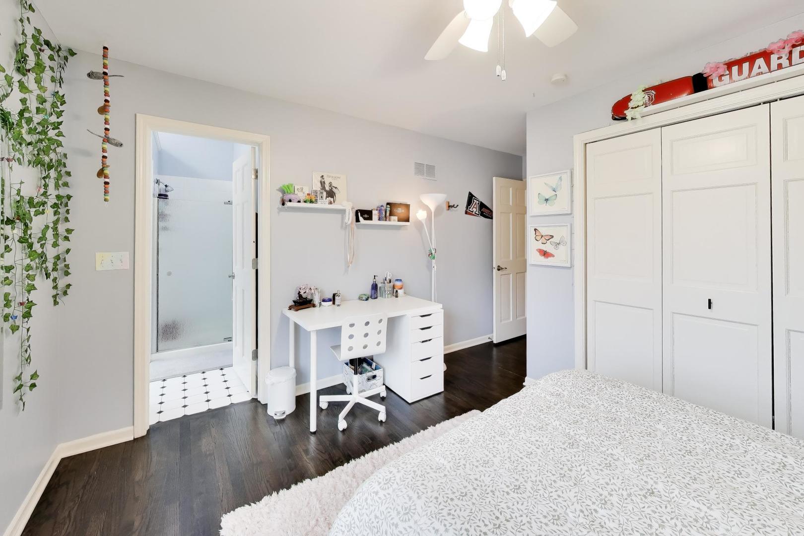 26W401 Torrey Pines Court, Winfield, IL 60190