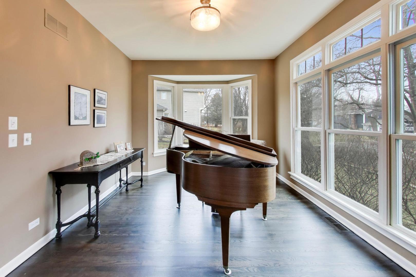 26W401 Torrey Pines Court, Winfield, IL 60190