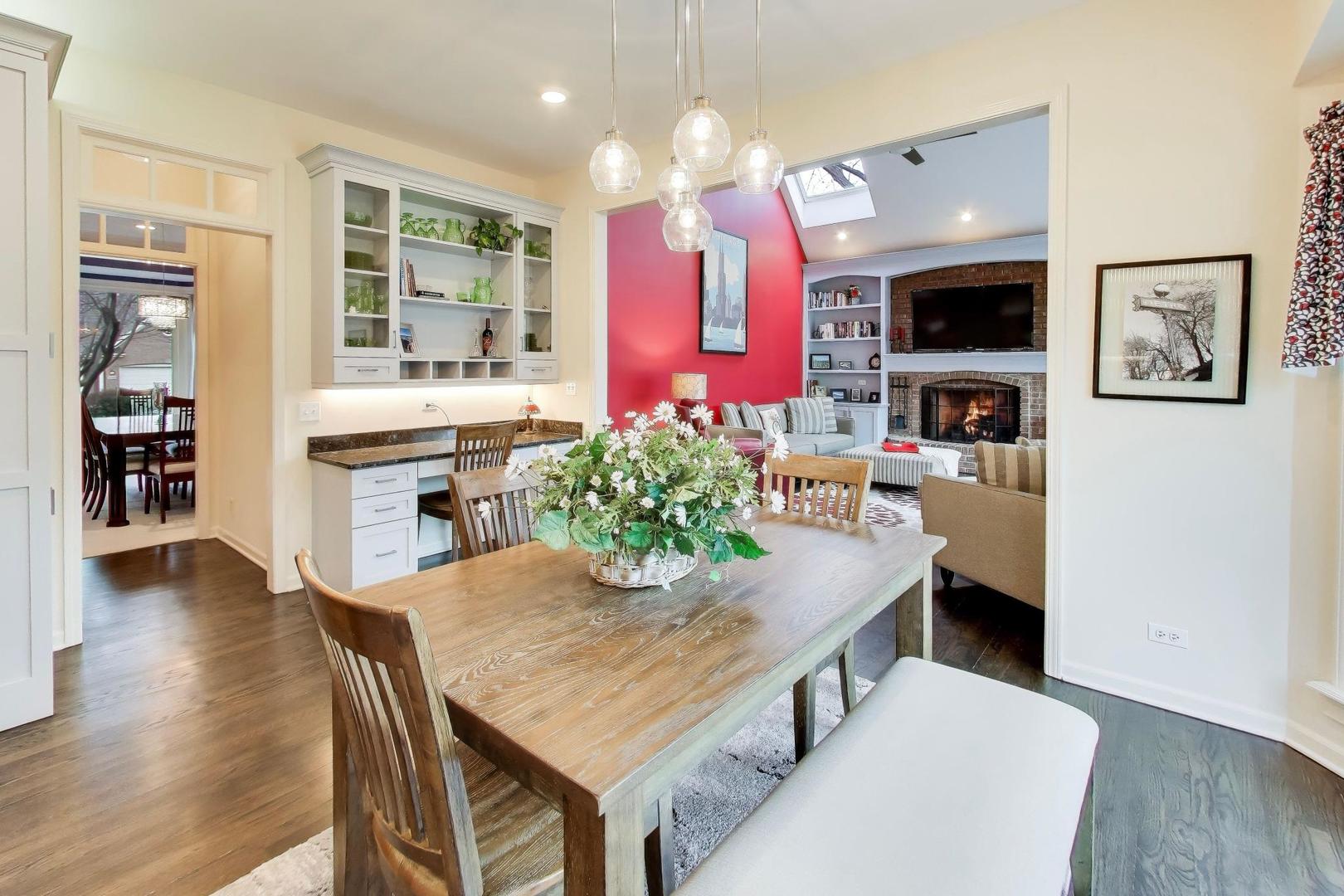 26W401 Torrey Pines Court, Winfield, IL 60190