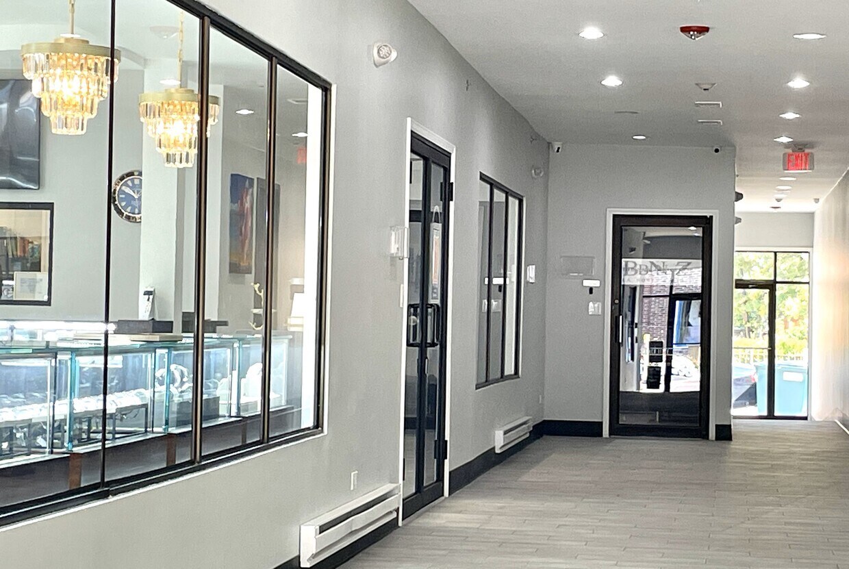 5117 Main Street #C, Downers Grove, IL 60515