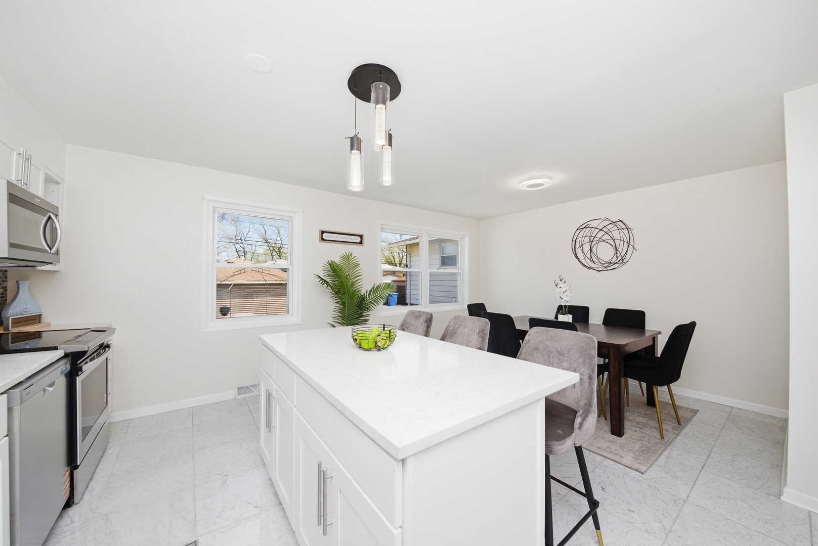 11603 S Loomis Street, Chicago, IL 60643