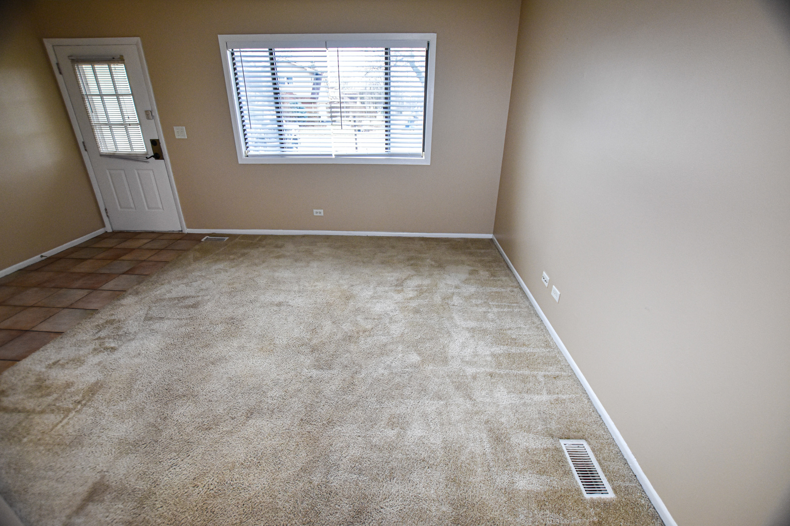 3447 FOX HILL Road #3447, Aurora, IL 60504