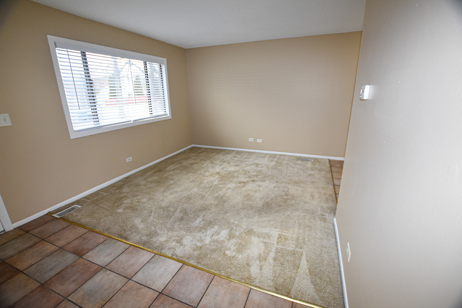 3447 FOX HILL Road #3447, Aurora, IL 60504