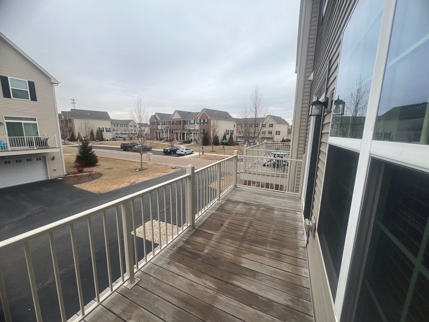 285 Lakeshore Drive, Oswego, IL 60543