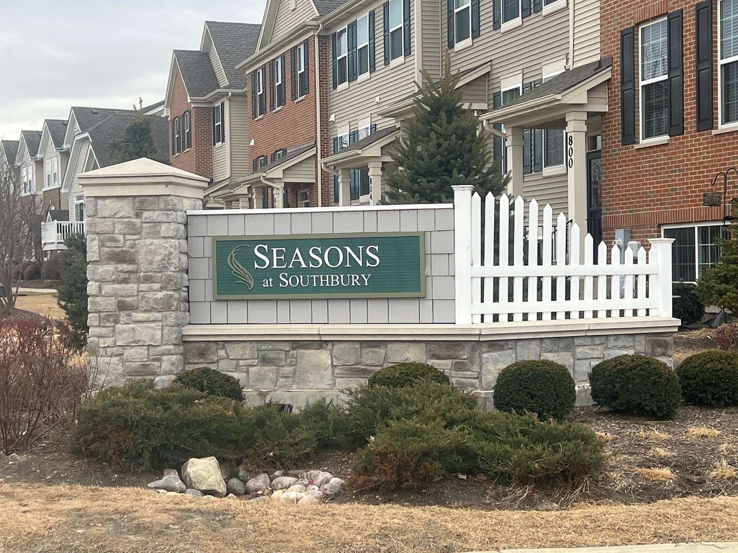 285 Lakeshore Drive, Oswego, IL 60543